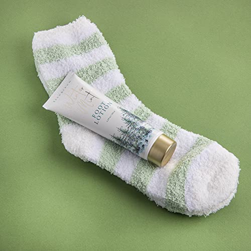 Live Green Bath and Body Gift Set- Foot Spa Set with Fuzzy Socks, Lotion, and Scrub (Winter Mint)