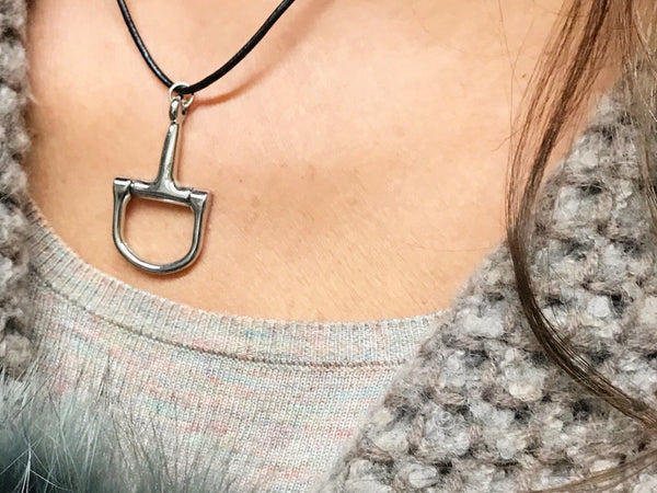Horse Necklace with Stirrup Snaffle Bit    | Ideana