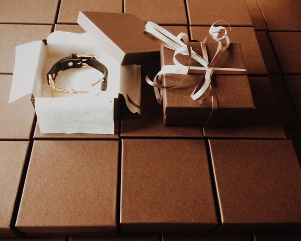 Jewelry Kraft Chocolate Brown box with lid, cotton insert, paper, and ribbon    | Ideana